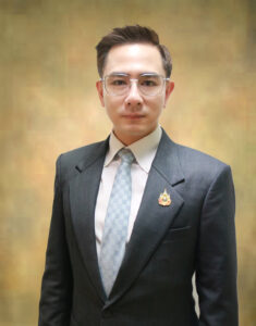 <font size='3px'>นายเดวิด มกรพงศ์ <br />อนุกรรมการ</font>